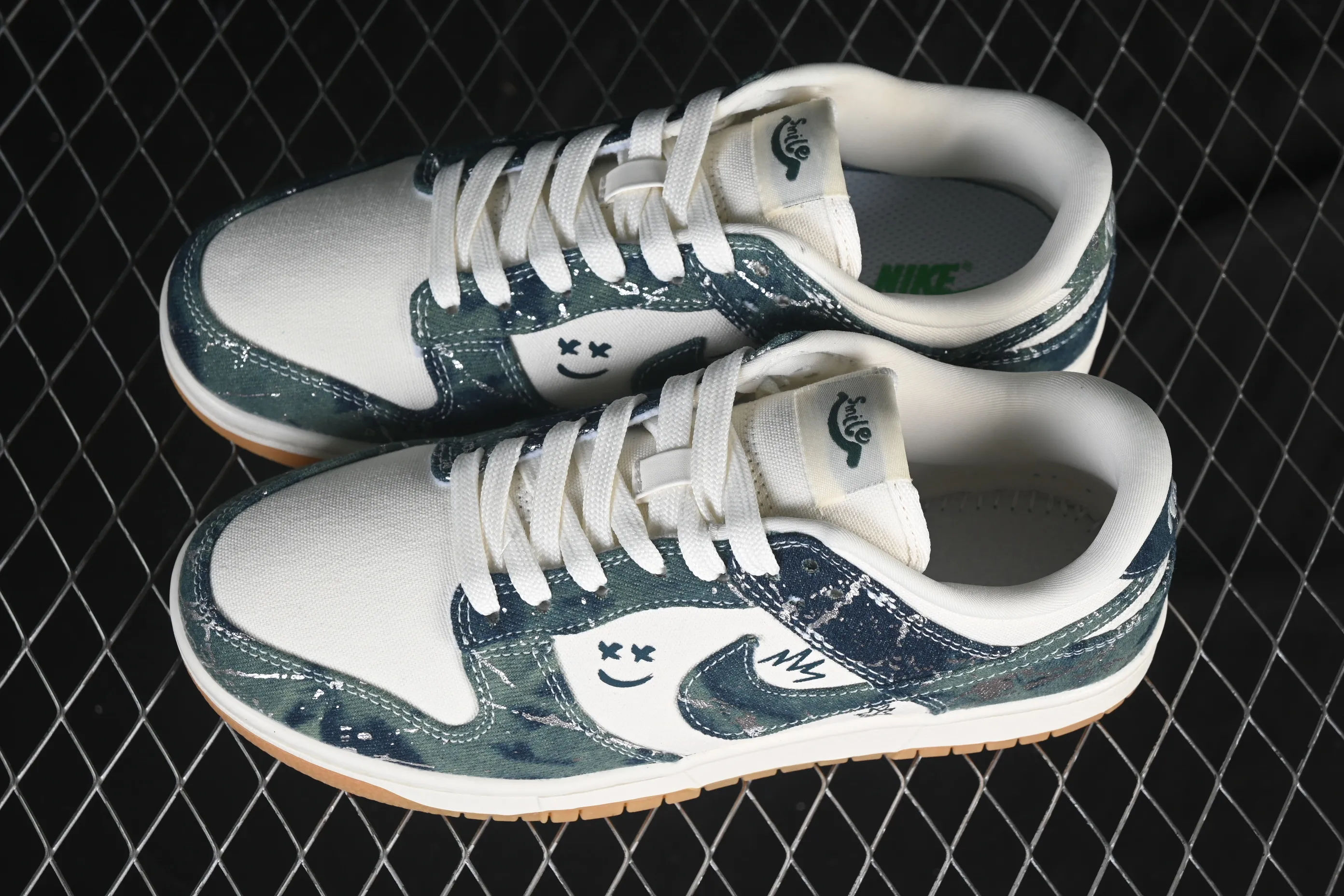 All categories Nk SB Dunk Series Nk SB Dunk Low High-end customized low-top sneakers Nike SB Dunk Low Military green fabric High-end customized low-top casual sneakers SC0601-464